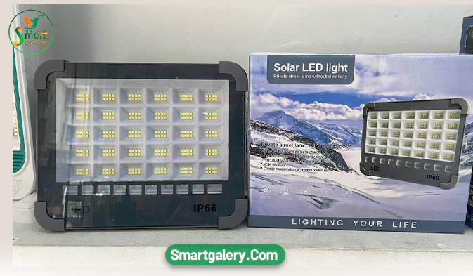 چراغ خورشیدی LED مدل IP66 مجهز به شارژ USB